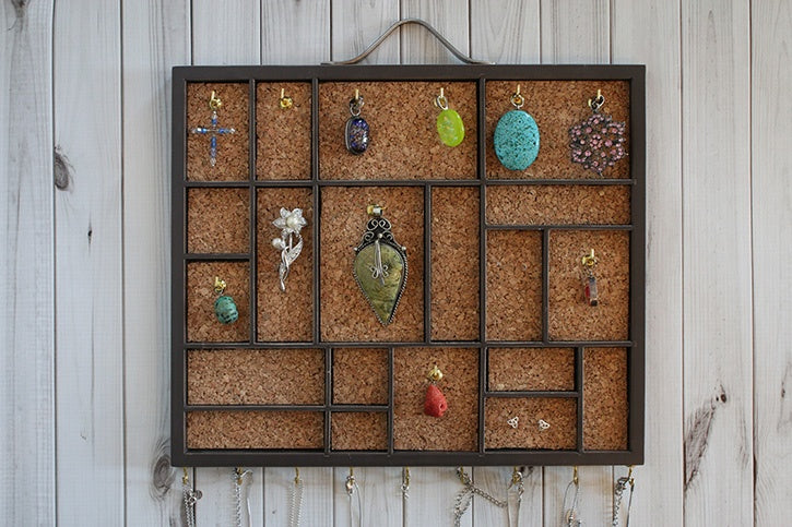 How to Make a Jewelry Organizer with Glue Dots