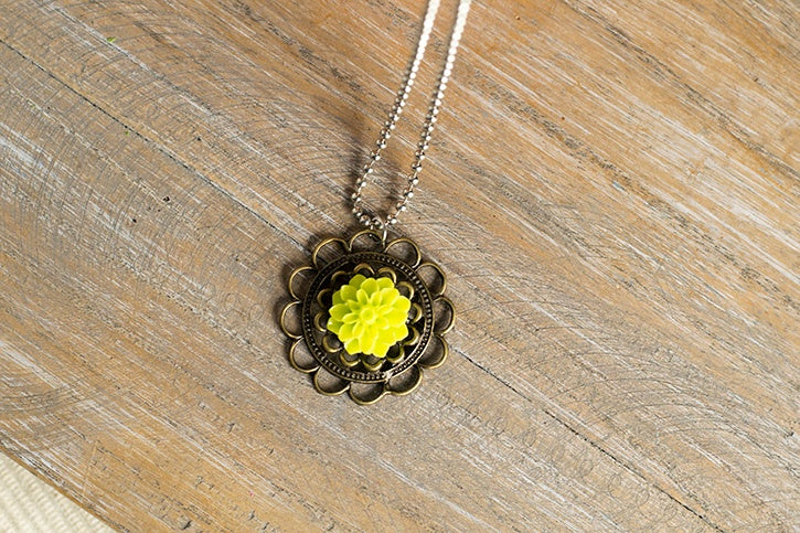 Flower Cabochon Necklace